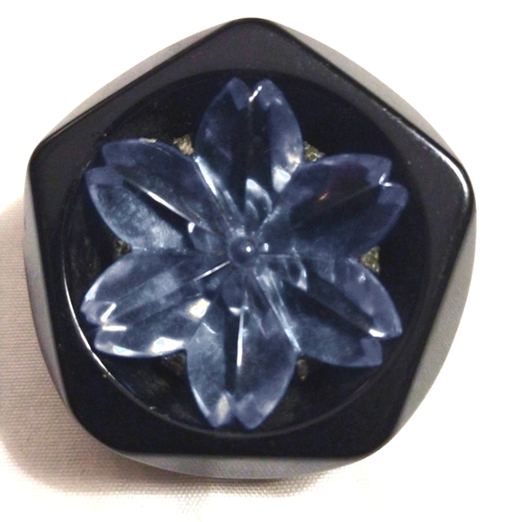 BAKELITE BLACK VINTAGE BUTTON BLUE FLORAL CENTER, - Picture 4 of 4
